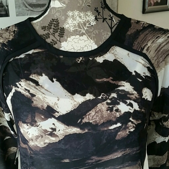 Beautiful sheer 3/4 sleeve XS shirt - Picture 2 of 4
